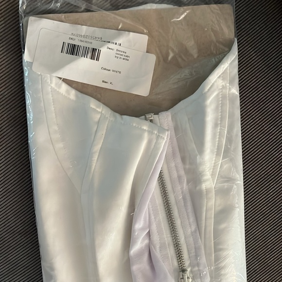 Satin corset - Picture 4 of 5